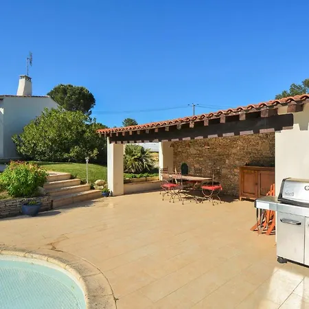 Lovely In Holiday home Nimes