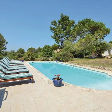 Holiday home Lovely In