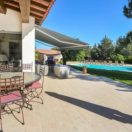 Lovely In Holiday home Nimes