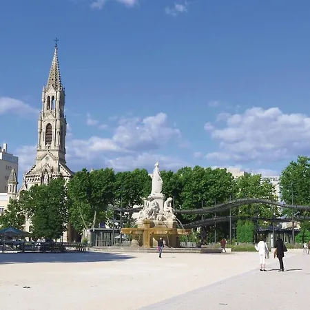 Lovely In * Nimes